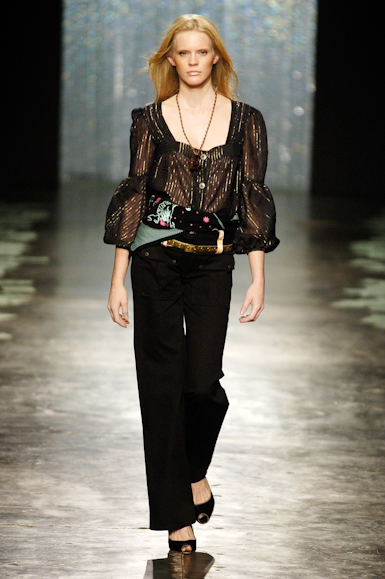 desfiles-fabiabercsek-saopauloverao2006rtw-102