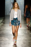 desfiles-fabiabercsek-saopauloverao2006rtw-108