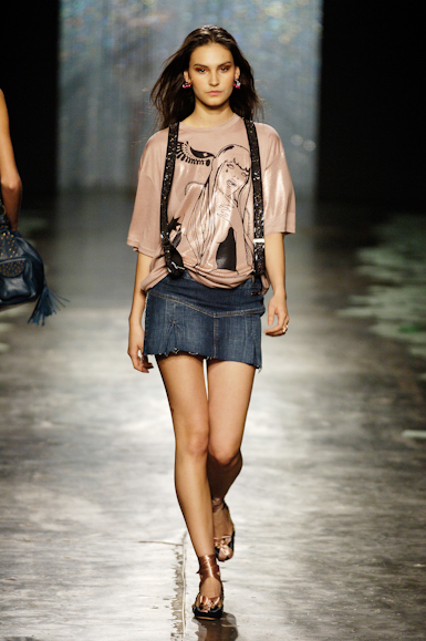 desfiles-fabiabercsek-saopauloverao2006rtw-113