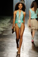 desfiles-fabiabercsek-saopauloverao2006rtw-116