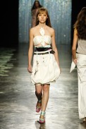 desfiles-fabiabercsek-saopauloverao2006rtw-120