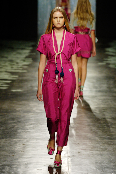 desfiles-fabiabercsek-saopauloverao2006rtw-128
