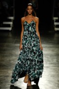 desfiles-eduardosuppes-saopauloverao2006rtw-100