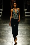 desfiles-eduardosuppes-saopauloverao2006rtw-101