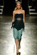 desfiles-eduardosuppes-saopauloverao2006rtw-103