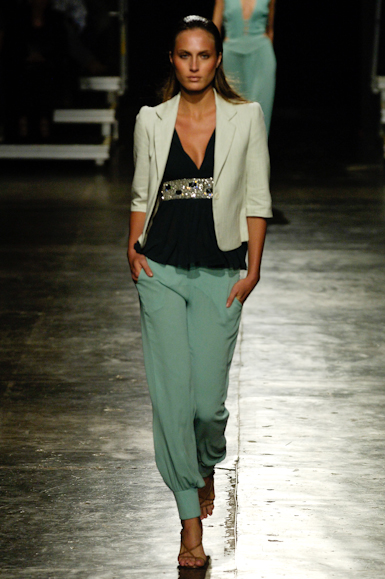 desfiles-eduardosuppes-saopauloverao2006rtw-104