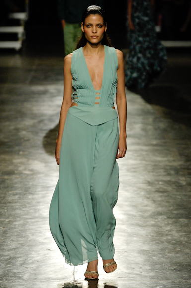 desfiles-eduardosuppes-saopauloverao2006rtw-105