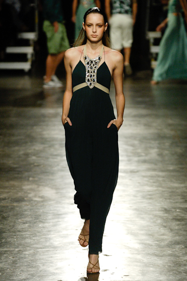 desfiles-eduardosuppes-saopauloverao2006rtw-108
