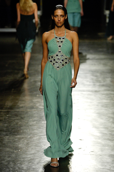 desfiles-eduardosuppes-saopauloverao2006rtw-109