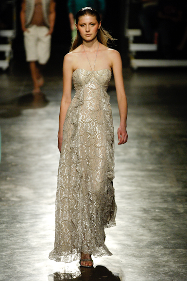desfiles-eduardosuppes-saopauloverao2006rtw-112