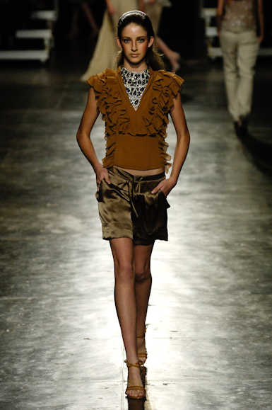 desfiles-eduardosuppes-saopauloverao2006rtw-115