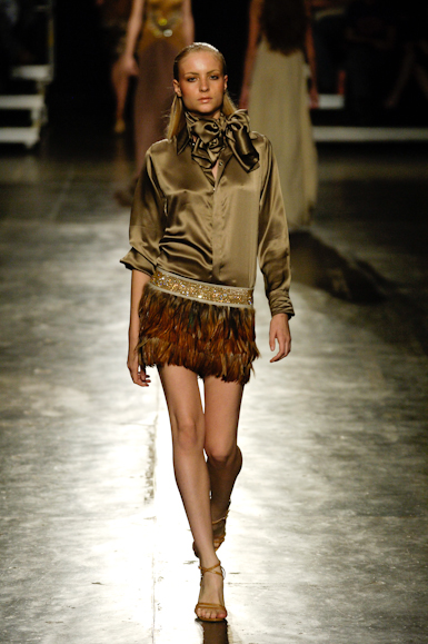 desfiles-eduardosuppes-saopauloverao2006rtw-122