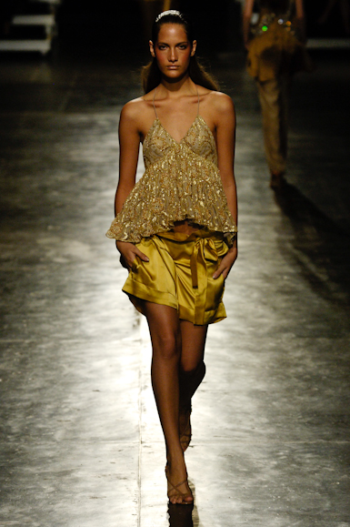 desfiles-eduardosuppes-saopauloverao2006rtw-128