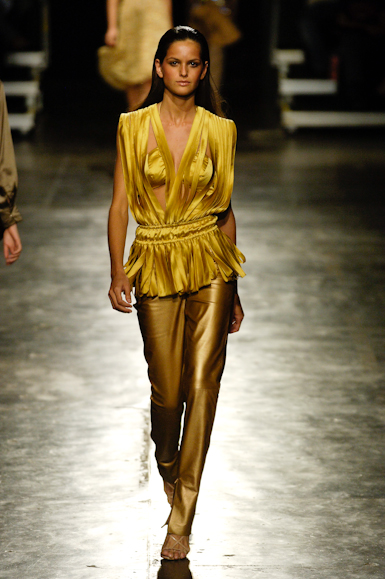 desfiles-eduardosuppes-saopauloverao2006rtw-129