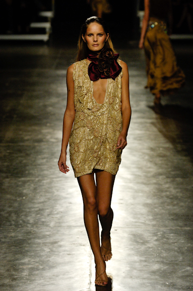 desfiles-eduardosuppes-saopauloverao2006rtw-131