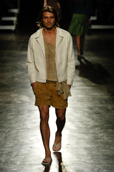desfiles-eduardosuppes-saopauloverao2006rtw-137