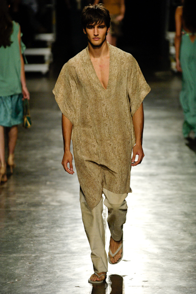 desfiles-eduardosuppes-saopauloverao2006rtw-138
