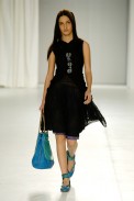 desfiles-erikaikezili-saopauloverao2006rtw-104