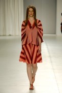 desfiles-erikaikezili-saopauloverao2006rtw-110
