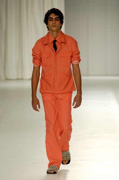 desfiles-erikaikezili-saopauloverao2006rtw-111