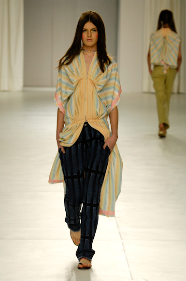 desfiles-erikaikezili-saopauloverao2006rtw-124