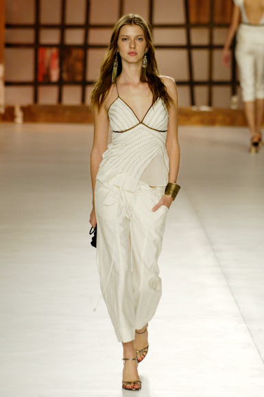 desfiles-gisellenasser-saopauloverao2006rtw-104