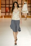 desfiles-gisellenasser-saopauloverao2006rtw-107