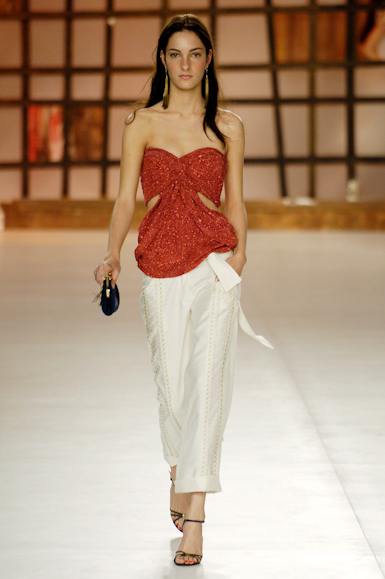 desfiles-gisellenasser-saopauloverao2006rtw-112