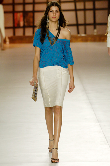 desfiles-gisellenasser-saopauloverao2006rtw-116