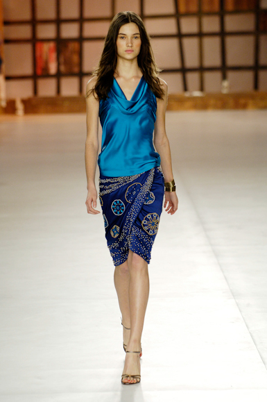 desfiles-gisellenasser-saopauloverao2006rtw-126
