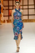 desfiles-gisellenasser-saopauloverao2006rtw-127