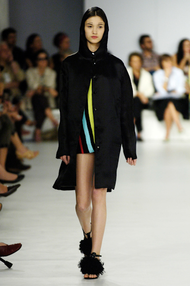 desfiles-gloriacoelho-saopauloverao2006rtw-110