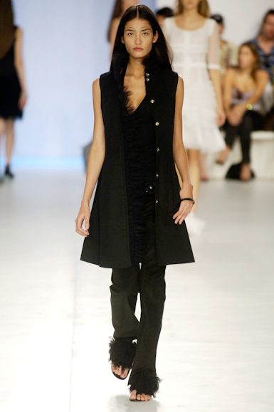 desfiles-gloriacoelho-saopauloverao2006rtw-120