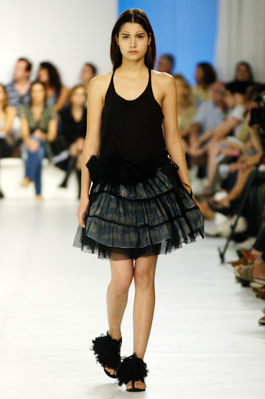desfiles-gloriacoelho-saopauloverao2006rtw-121