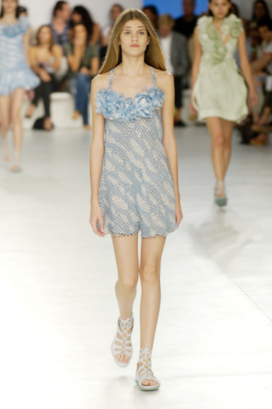 desfiles-gloriacoelho-saopauloverao2006rtw-126