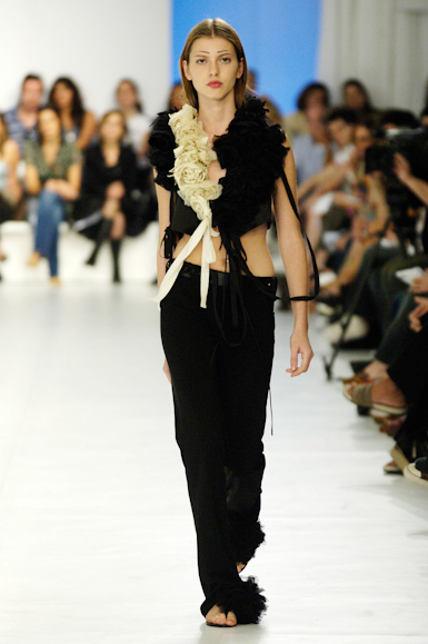 desfiles-gloriacoelho-saopauloverao2006rtw-131