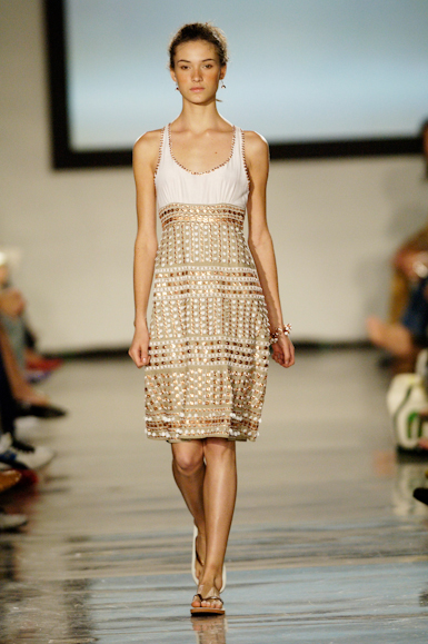 desfiles-isabelacapeto-saopauloverao2006rtw-101