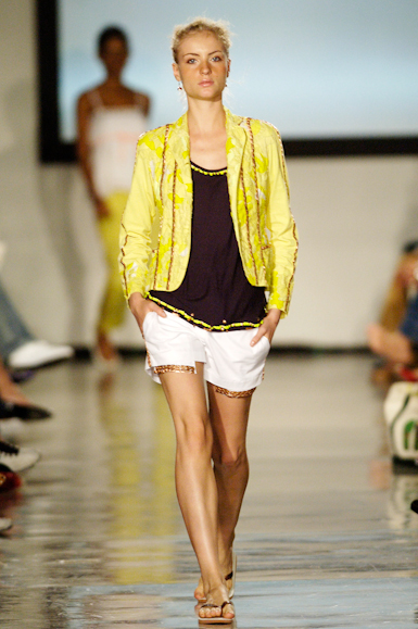 desfiles-isabelacapeto-saopauloverao2006rtw-102