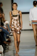 desfiles-isabelacapeto-saopauloverao2006rtw-114