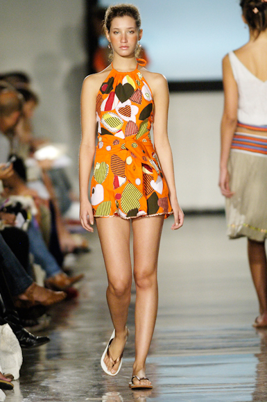 desfiles-isabelacapeto-saopauloverao2006rtw-117