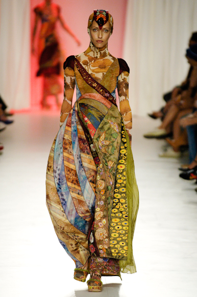 desfiles-linovillaventura-saopauloverao2006rtw-102