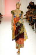 desfiles-linovillaventura-saopauloverao2006rtw-103