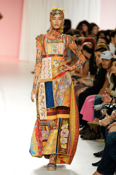 desfiles-linovillaventura-saopauloverao2006rtw-104
