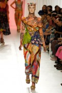 desfiles-linovillaventura-saopauloverao2006rtw-110