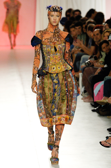 desfiles-linovillaventura-saopauloverao2006rtw-117