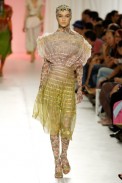 desfiles-linovillaventura-saopauloverao2006rtw-118