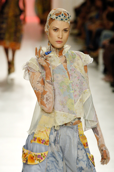 desfiles-linovillaventura-saopauloverao2006rtw-121