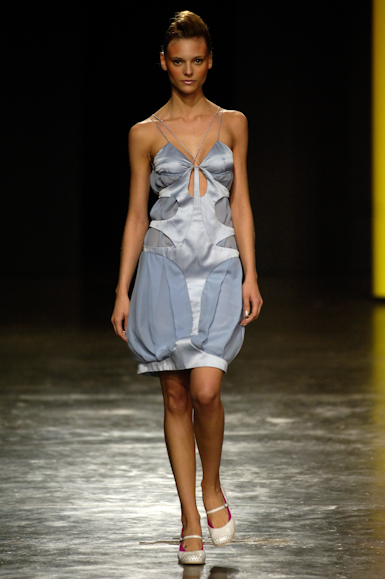desfiles-mareunitschke-saopauloverao2006rtw-100