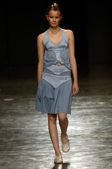 desfiles-mareunitschke-saopauloverao2006rtw-103
