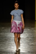 desfiles-mareunitschke-saopauloverao2006rtw-104